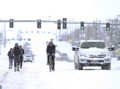 तीन अमेरिकी राज्यों में शीतकालीन तूफान की चेतावनी जारी की गई क्योंकि भारी बर्फबारी और तेज़ हवाओं से आज यात्रा को खतरा है