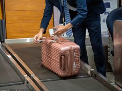 एयरलाइंस अब एक बेहद सामान्य इलेक्ट्रॉनिक आइटम को चेक किए गए सामान में ले जाने पर प्रतिबंध लगा रही हैं