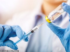 वैज्ञानिक 100 से अधिक वर्षों में पहली वैक्सीन के साथ दुनिया की सबसे घातक बीमारी को मात देने के करीब पहुंच गए हैं