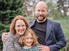 ‘मैं अविश्वसनीय दर्द में थी… डॉक्टर ने कहा कि यह सिर्फ स्तनपान से असुविधा थी’: गिन्नी एक गैर-धूम्रपान करने वाली महिला थी जिसके खराब कंधे ने उसे पीड़ा में डाल दिया था। आख़िरकार, उसे पता चला कि यह फेफड़ों का कैंसर है। अब, हमारे विशेषज्ञ बीमारी के छिपे हुए लक्षणों का खुलासा करते हैं