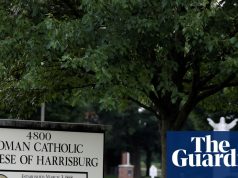 पेंसिल्वेनिया कलाकार को स्कूल परेड फ़्लोट में नाज़ी कैंप आर्क को शामिल करने के लिए खेद है | पेंसिल्वेनिया