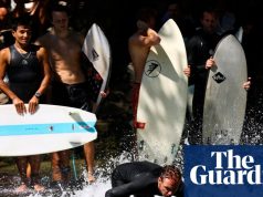 प्रसिद्ध नदी की लहर गायब होने के बाद म्यूनिख के सर्फ़र स्तब्ध रह गए | जर्मनी