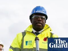 लैमी का कहना है कि पीएमक्यू में गलती से रिहा किए गए कैदी के बारे में चर्चा न करके वह सही थे जेल और परिवीक्षा