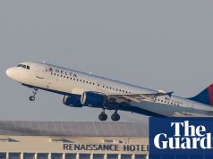 अमेरिकी सरकार के शटडाउन के बीच उड़ानों में कटौती के कारण यात्रियों को वैश्विक व्यवधान का सामना करना पड़ा | वायु परिवहन