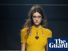 पार्टी ड्रेसिंग का सबसे अप्रत्याशित उन्नयन: कॉकटेल टी-शर्ट | पहनावा