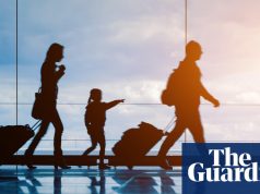 सांसदों ने एचएमआरसी से बाल लाभ त्रुटि के बारे में स्पष्टीकरण देने को कहा जिसके कारण माता-पिता का भुगतान रुक गया | संतान लाभ