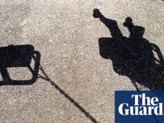 इंग्लैंड और वेल्स के आंकड़ों से पता चलता है कि लगभग 30% लोगों के साथ बचपन में दुर्व्यवहार किया गया बच्चे