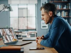 युवा कर्मचारी बैठकों में भाग नहीं ले रहे हैं – और उनके लिए नोट्स लेने के लिए एआई पर भरोसा कर रहे हैं