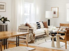 इंटीरियर डिजाइनरों के अनुसार, अपनी खुली मंजिल योजना को कैसे तोड़ें