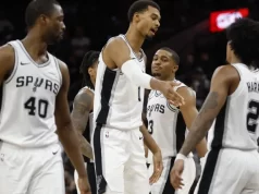 स्पर्स स्टार को चोट लगी है, वॉकिंग बूट में सन्स गेम से बाहर हो गए