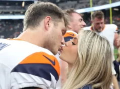 जैच विल्सन की पत्नी निकोलेट निर्माणाधीन यूटा हवेली को दिखाती हैं