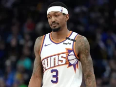 ब्रैडली बील ने सन्स की आलोचना की कि कैसे फीनिक्स में उसका इस्तेमाल किया गया