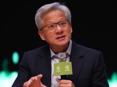 चिप निर्माता के नई ऊंचाइयों पर पहुंचने पर एनवीडिया प्रमुख ने ट्रम्प को गले लगाया