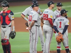 जीएम एलेक्स एंथोपोलोस द्वारा भविष्य पर संदेह जताए जाने के बाद ब्रेव्स ने $7M वर्ल्ड सीरीज़ के प्रशंसकों के पसंदीदा खिलाड़ी को वापस लाया