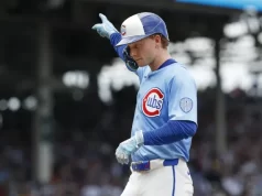 शावक के पीट क्रो-आर्मस्ट्रांग ने पहला गोल्ड ग्लव पुरस्कार अर्जित किया