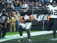 क्या ब्रॉक बोवर्स आज रात खेल रहे हैं? विजयी चोट वापसी के बाद रेडर्स टीई पर नवीनतम समाचार