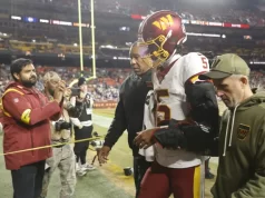 जेडेन डेनियल की चोट का अपडेट: कोहनी की चोट बनाम सीहॉक्स के बाद कमांडर्स क्यूबी पर नवीनतम समाचार