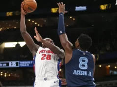 पिस्टंस के यशायाह स्टीवर्ट ने फ्रंटकोर्ट में शानदार प्रदर्शन करते हुए करियर की शानदार शुरुआत की