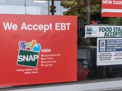 ट्रम्प प्रशासन आंशिक खाद्य स्टाम्प लाभों का भुगतान करने के लिए एसएनएपी आकस्मिक निधि का उपयोग करेगा