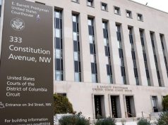 6 जनवरी के प्रतिवादियों के वकीलों को साहित्यिक चोरी के मुकदमे का सामना करना पड़ेगा