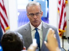 गतिरोध को हल करने के लिए समझौते पर सीनेट की बातचीत जारी रहने के कारण सरकार ने लाइव अपडेट बंद कर दिए