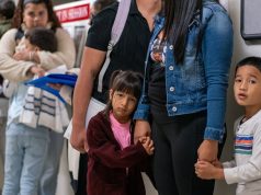 आईसीई प्रवासी बच्चों को हटाने के लिए ट्रैक करने में मदद के लिए कॉल सेंटर खोलेगा