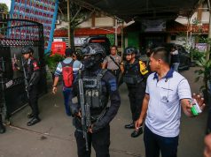 इंडोनेशिया के जकार्ता में शुक्रवार की नमाज के दौरान हाई स्कूल मस्जिद में हुए विस्फोटों में दर्जनों छात्र घायल हो गए