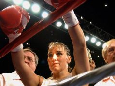 चैंपियन मुक्केबाज क्रिस्टी मार्टिन पति द्वारा गोली लगने और चाकू लगने के बाद वापस लड़ती हैं: “तुम मुझे नहीं मार सकते”