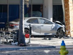 ताम्पा में तेज़ रफ़्तार कार के व्यवसायियों और पैदल यात्रियों से टकराने से 4 की मौत, 11 घायल